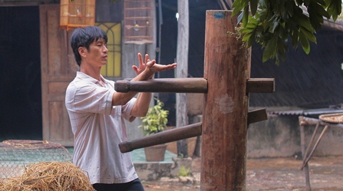 Dustin Nguyen lam phim hai, hanh dong giong Chau Tinh Tri hinh anh