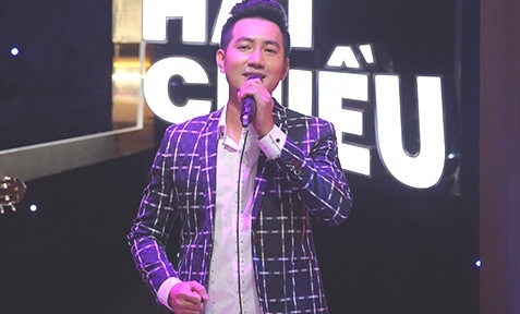 Ca si Nguyen Phi Hung ky giay hien tang cho y hoc hinh anh