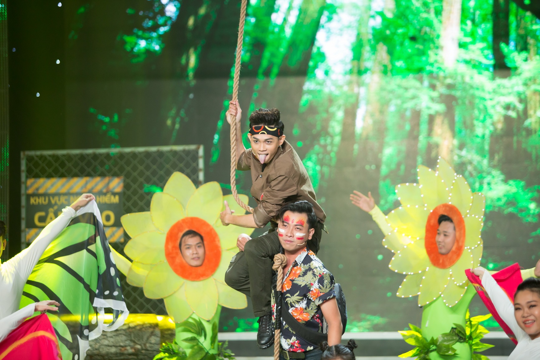 Hong Thanh la quan quan Cuoi xuyen Viet anh 2