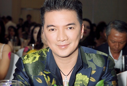 Dam Vinh Hung: 'Toi co rat nhieu tien nen khong ban diem cho ai' hinh anh