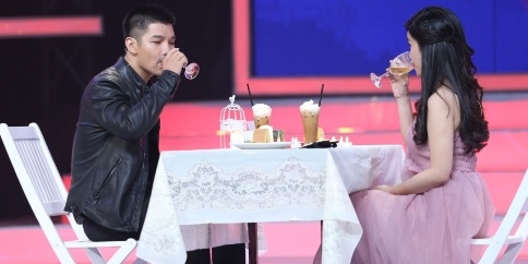 Cuong Seven boi roi khi duoc fan to tinh tren song truyen hinh hinh anh