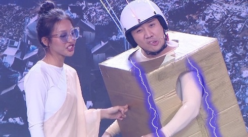 Tran Thanh khien Kha Ngan dung hinh o game show hinh anh