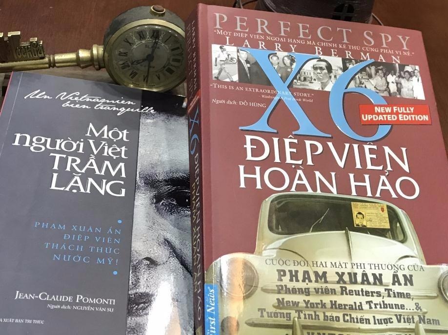 Tuong nha tinh bao Pham Xuan An duoc dat tai nha sach o quan 1, TP.HCM hinh anh