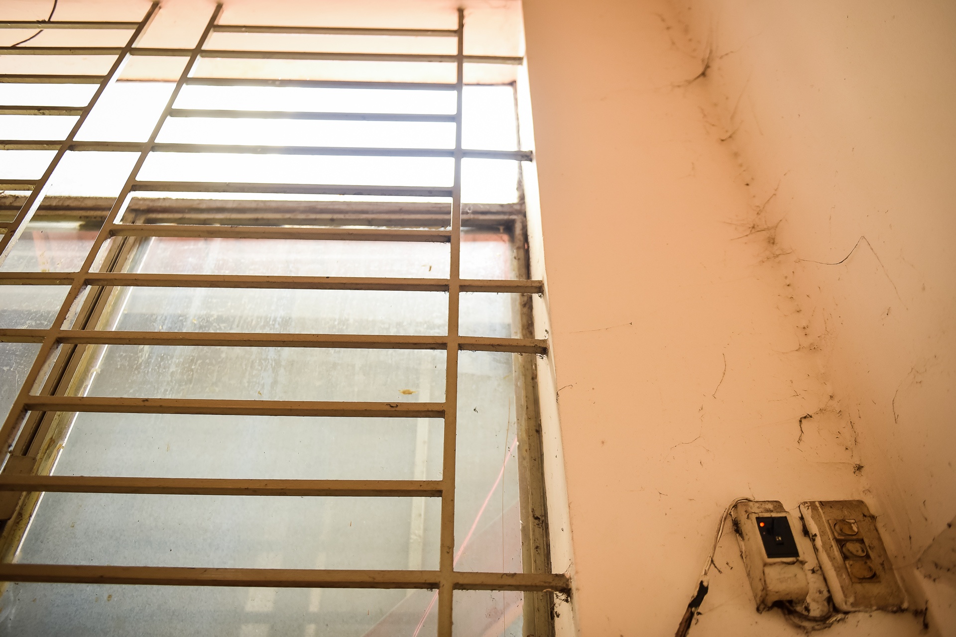 Van phong hang phim truyen xuong cap anh 6