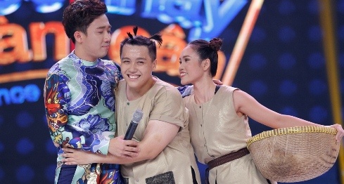 Viet Huong chu cap moi thang 5 trieu cho thi sinh Buoc nhay ngan can hinh anh