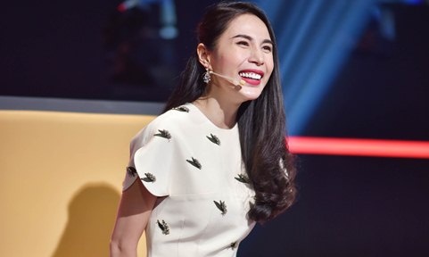Thanh Thao nhac Thuy Tien 'het khoe con lai khoe chong' o game show hinh anh