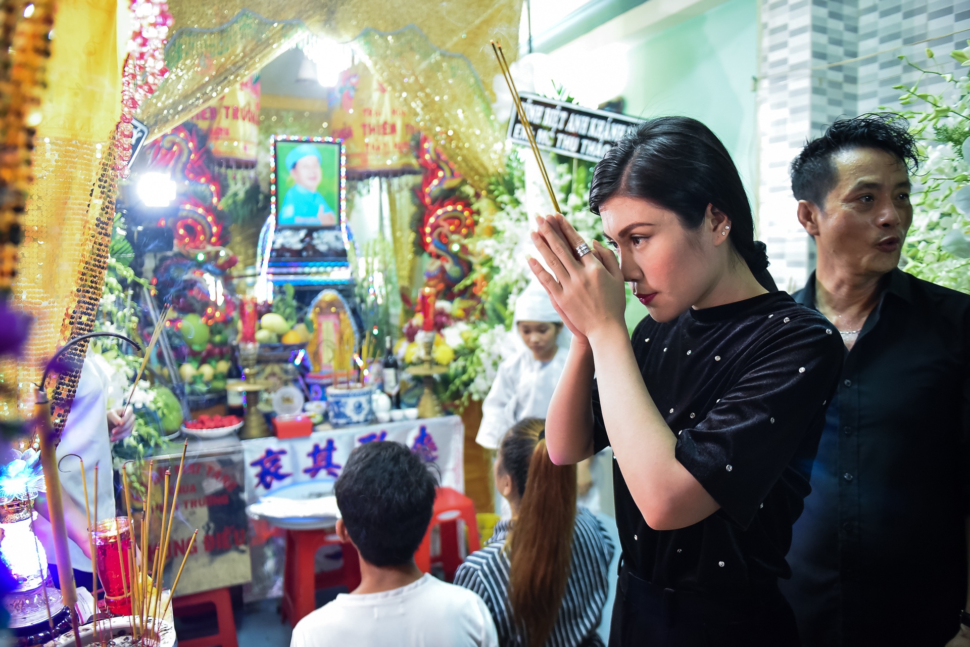 Tran Thanh vieng nghe si Khanh Nam anh 11