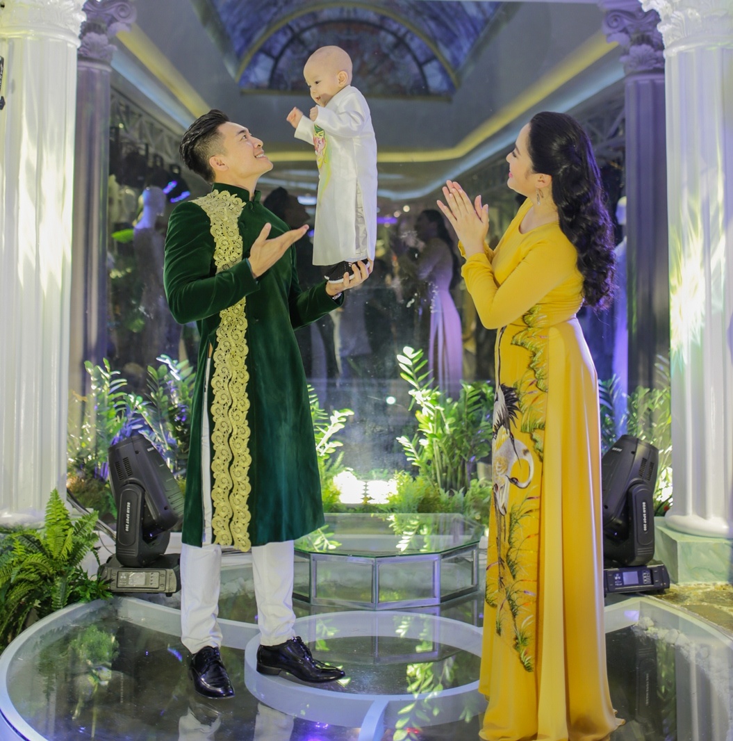 Quoc Co Quoc Nghiep tap xiec cho con trai anh 3