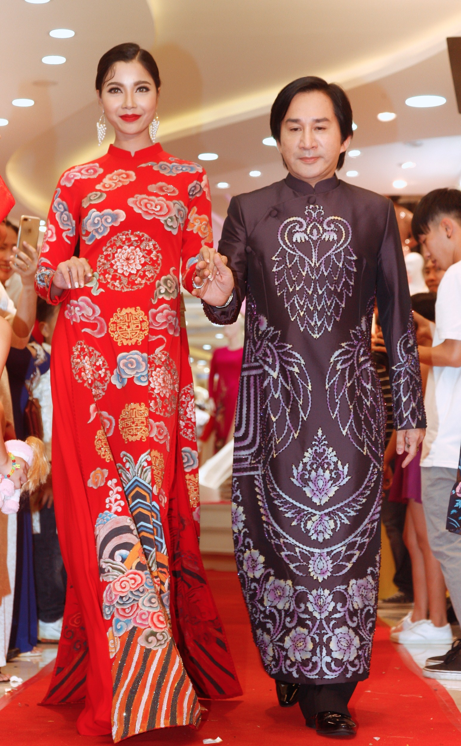 Quoc Co Quoc Nghiep tap xiec cho con trai anh 6