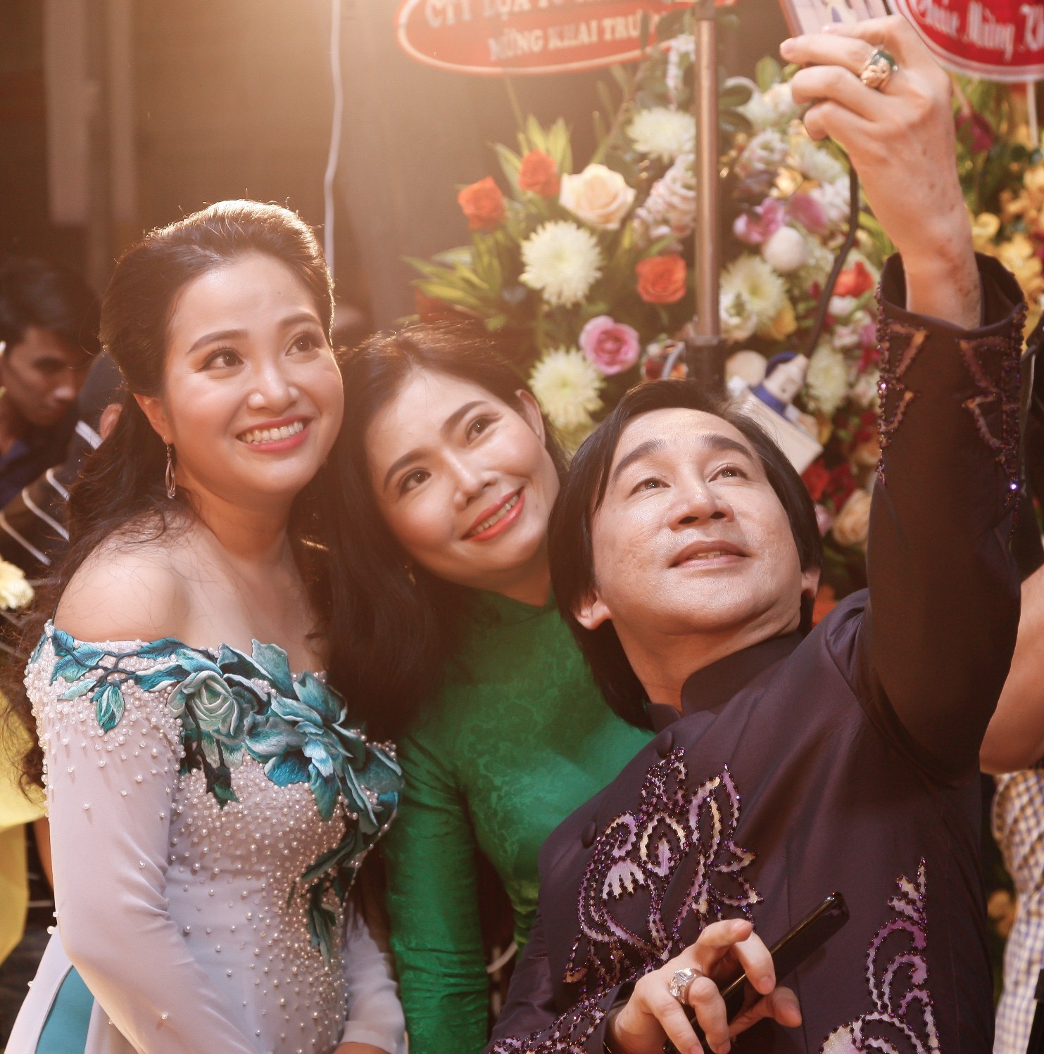 Quoc Co Quoc Nghiep tap xiec cho con trai anh 5