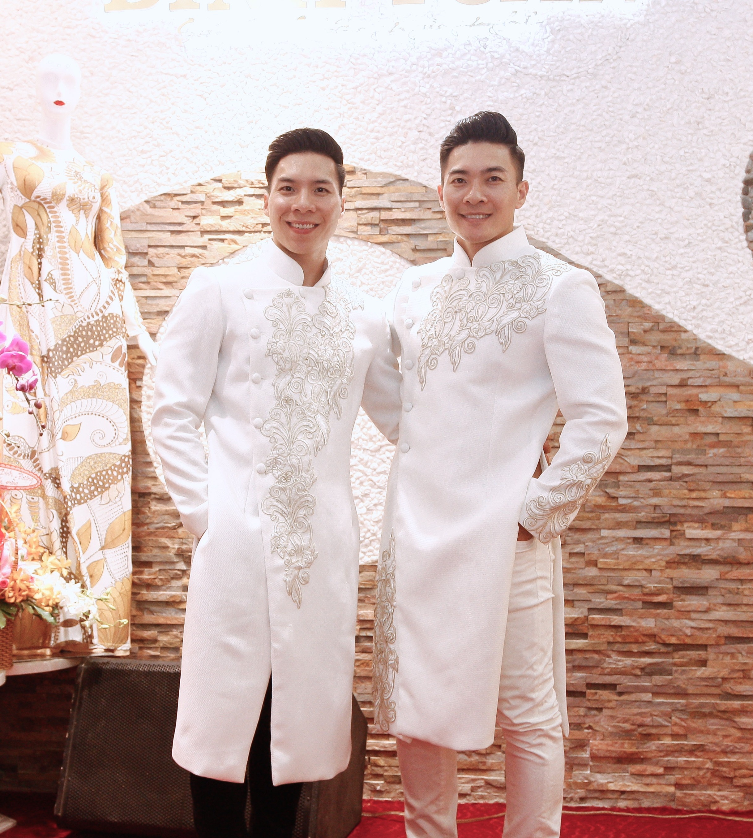 Quoc Co Quoc Nghiep tap xiec cho con trai anh 4