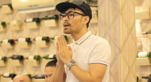 Dien vien phim dai 1.100 tap khoc, tuc gian trong cuoc hop doi cat-xe hinh anh