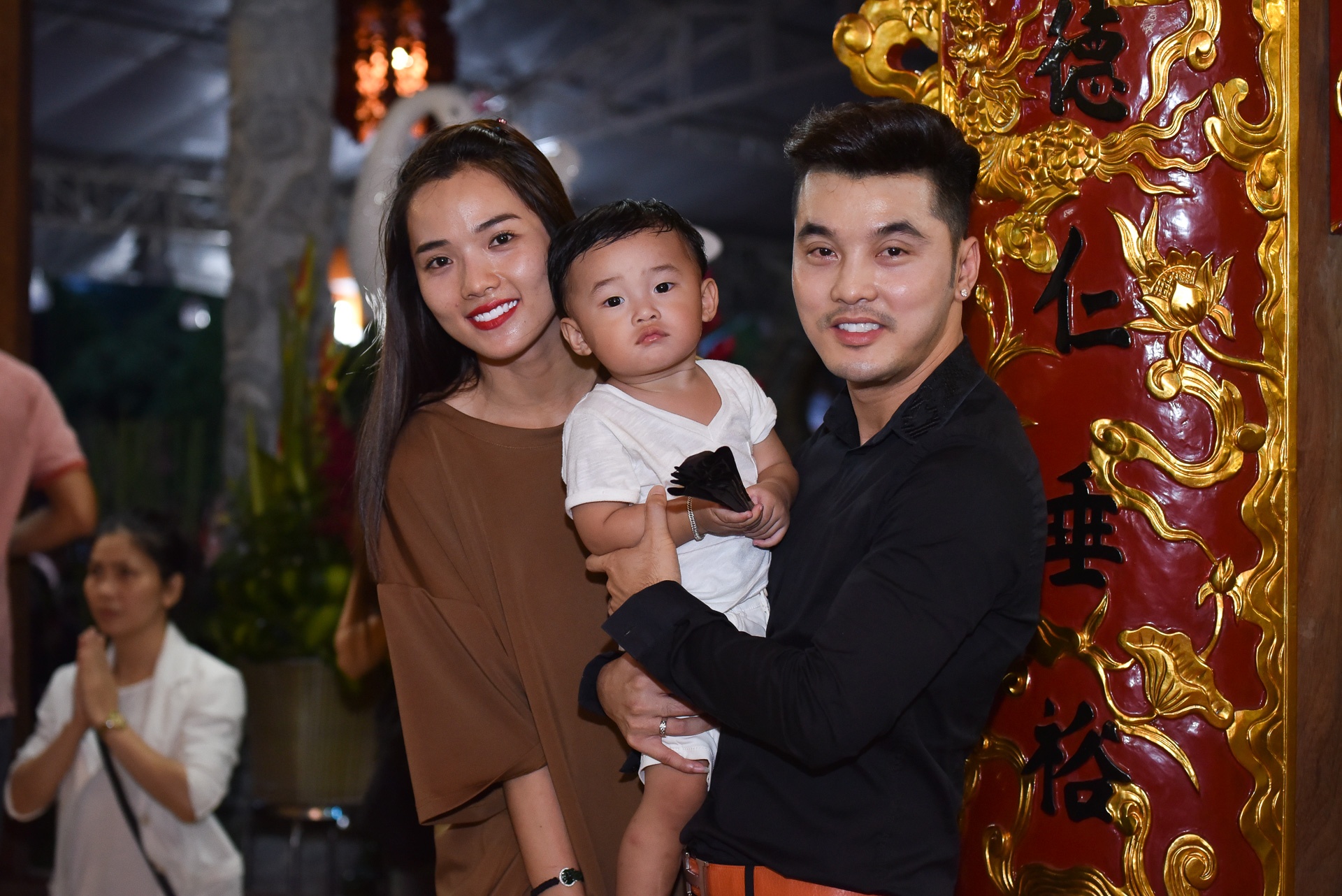 Nghệ sĩ giỗ tổ ở đền thờ Hoài Linh ảnh 5 Nghe si gio to o den tho Hoai Linh anh 5