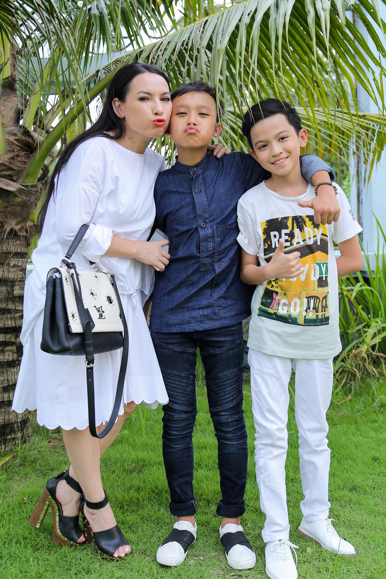 Nghệ sĩ giỗ tổ ở đền thờ Hoài Linh ảnh 8 Nghe si gio to o den tho Hoai Linh anh 8