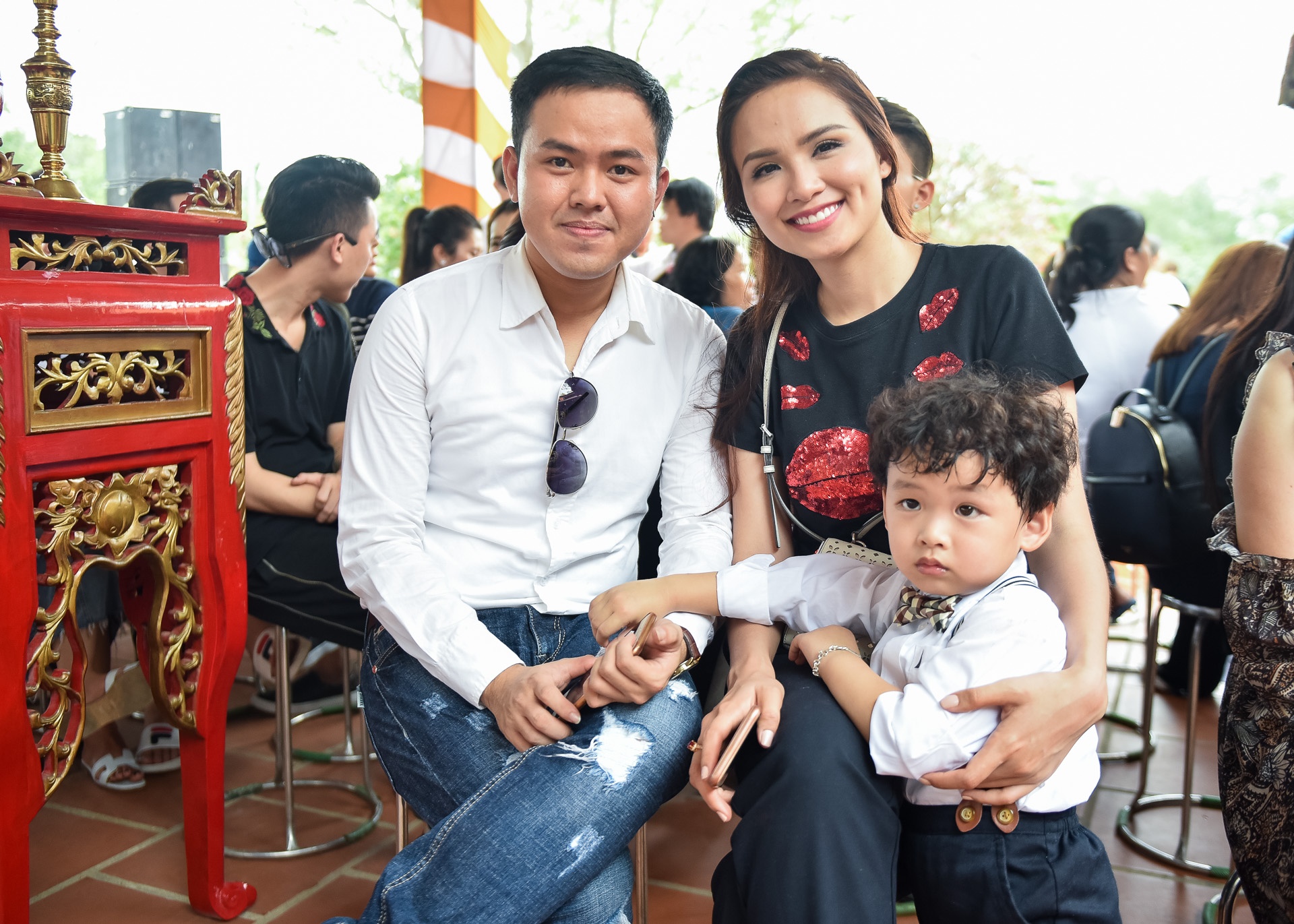 Nghệ sĩ giỗ tổ ở đền thờ Hoài Linh ảnh 9 Nghe si gio to o den tho Hoai Linh anh 9