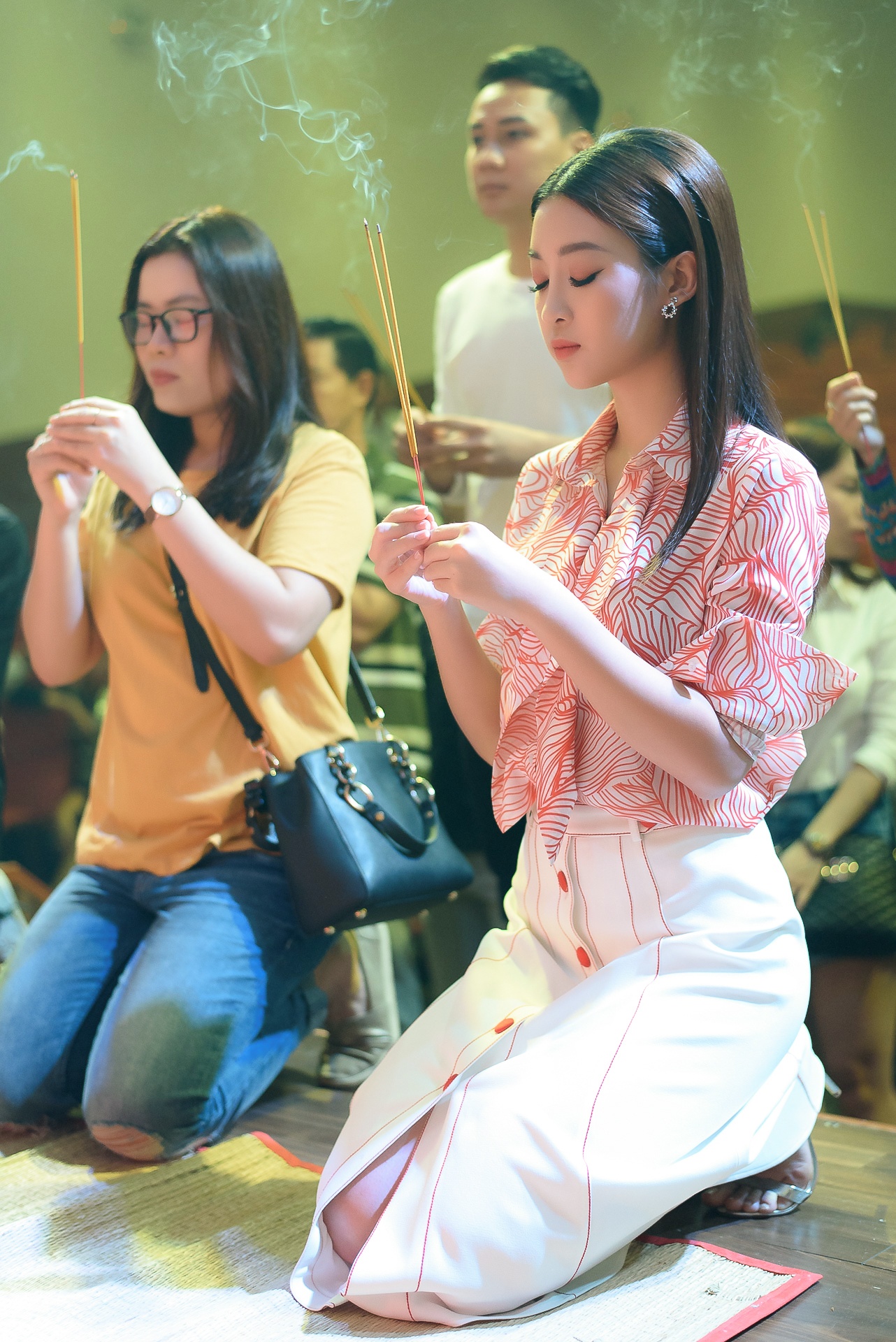 Hoa hau Do My Linh di gio To nghe anh 5