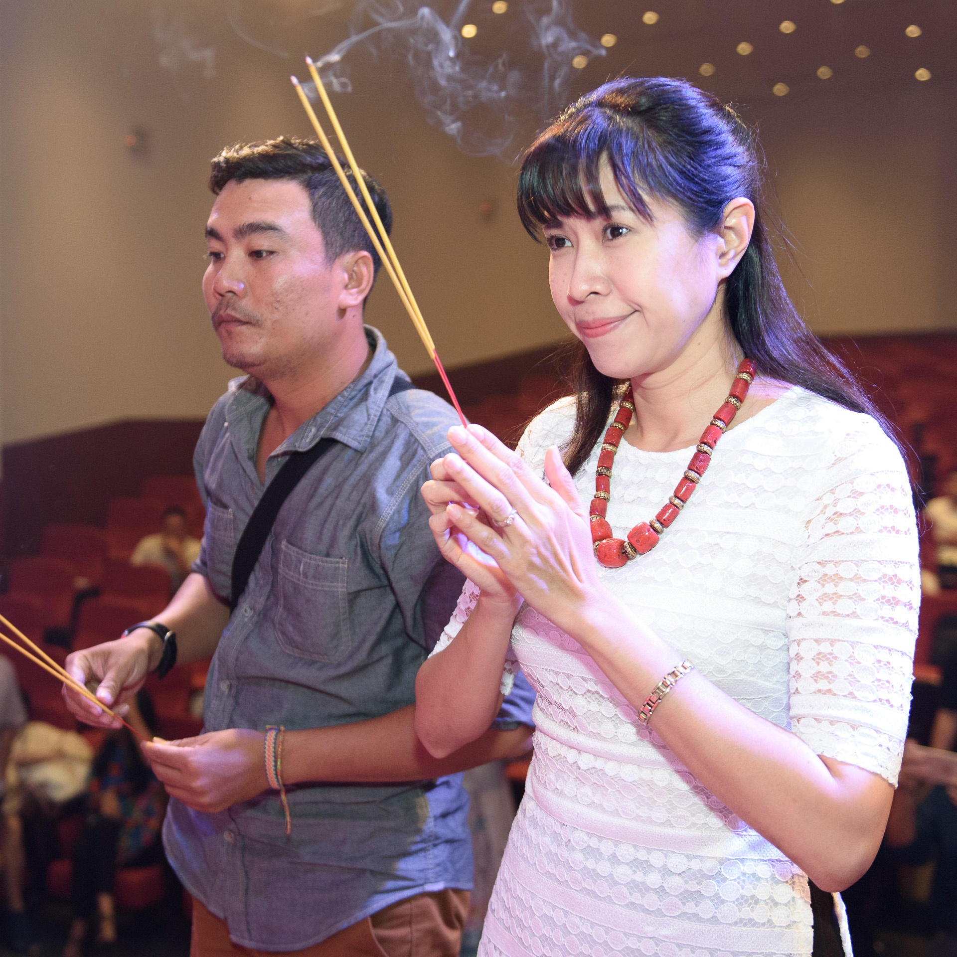 Hoa hau Do My Linh di gio To nghe anh 8