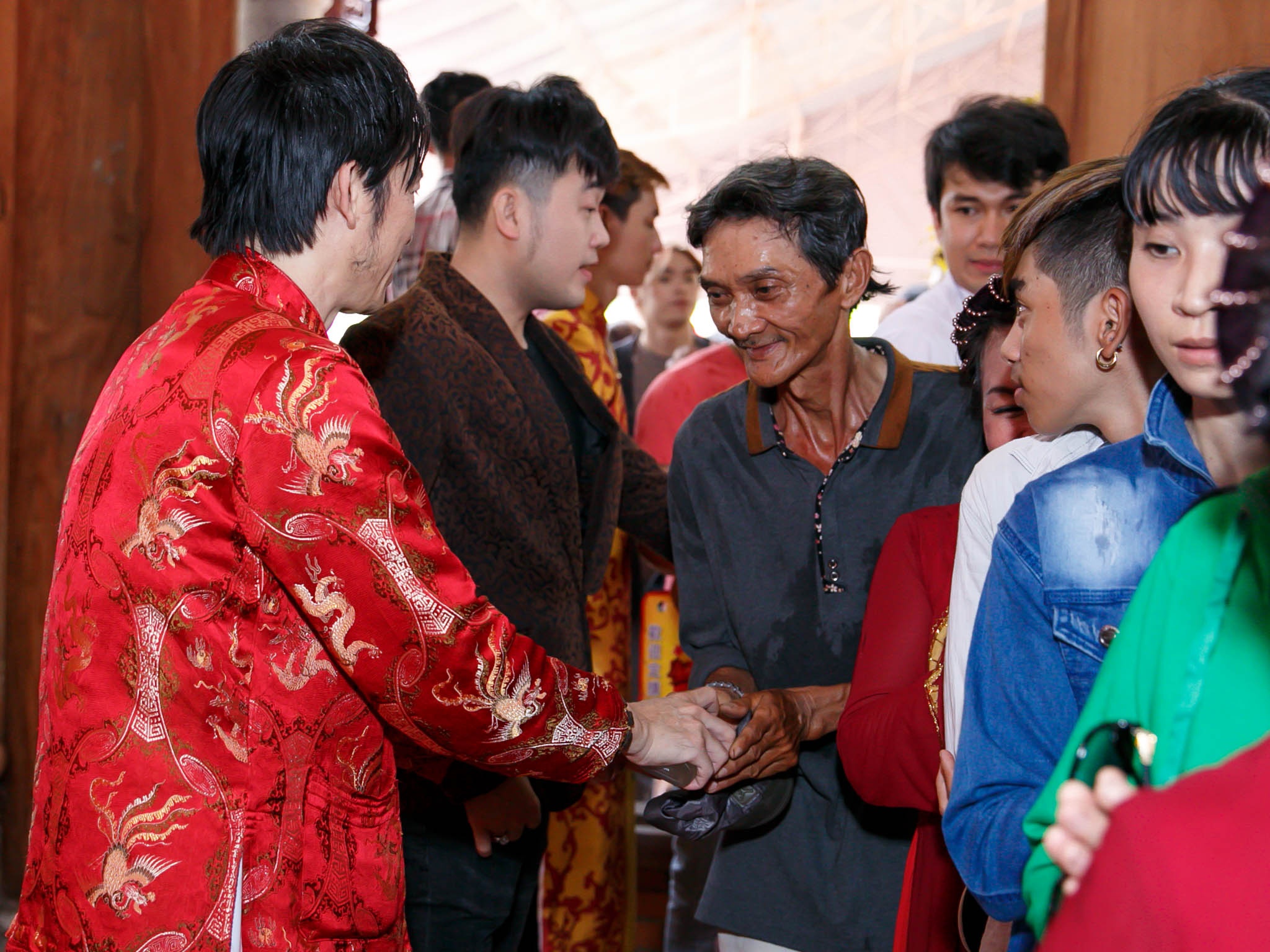 Sao Viet du gio To san khau o den tho cua Hoai Lin anh 13