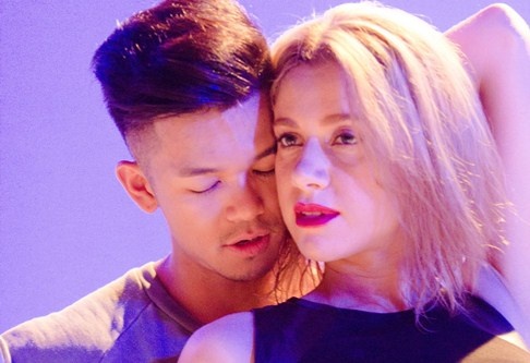 Trong Hieu khoe vu dao nong bong trong MV moi hinh anh