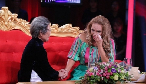 Thanh Ha nhan ra me ruot chinh la nguoi minh goi la di nhieu nam qua hinh anh