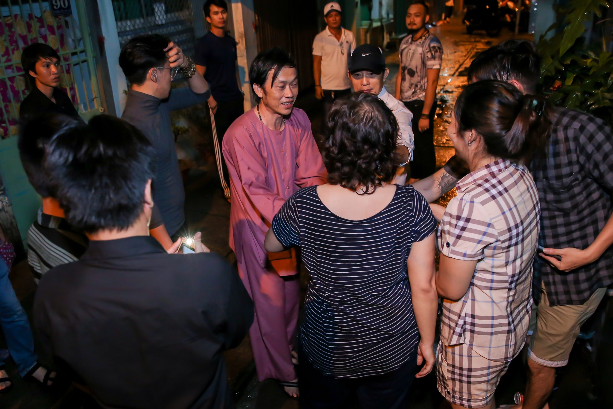 Hoai Linh vieng Khanh Nam anh 8