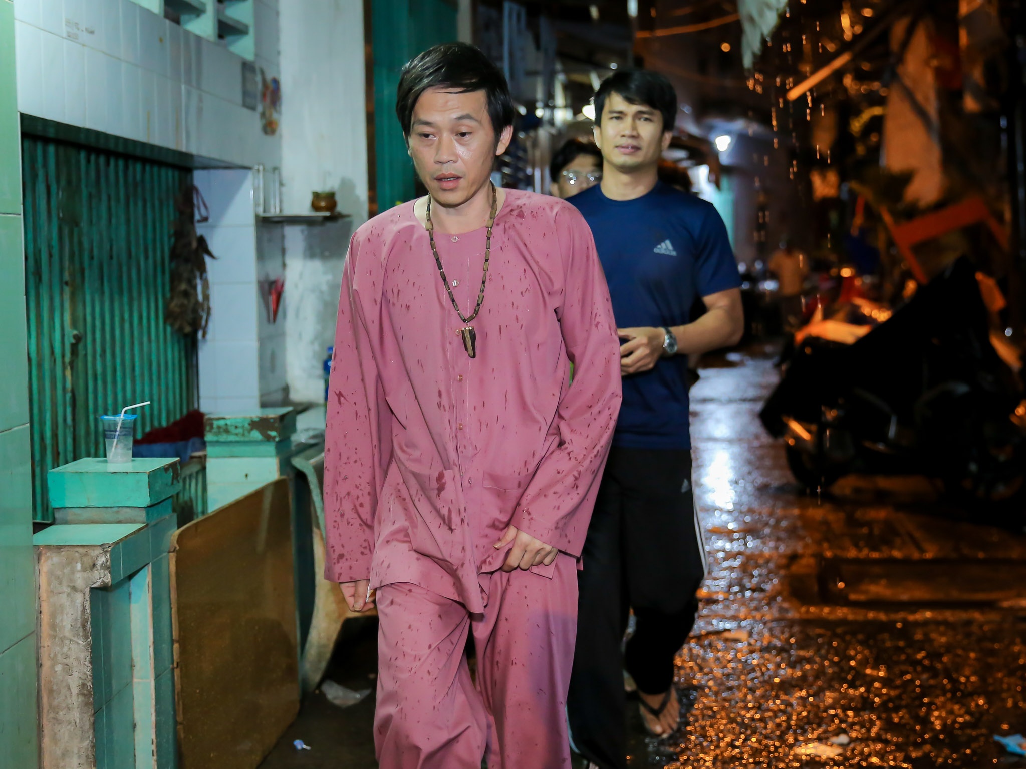 Hoai Linh vieng Khanh Nam anh 2