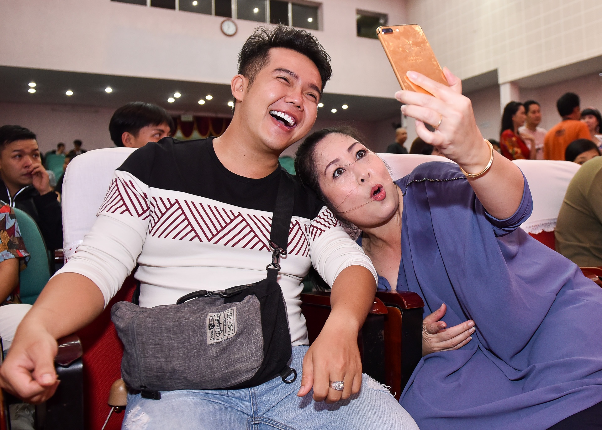 Nghe si cung to o san khau Hong Van anh 4