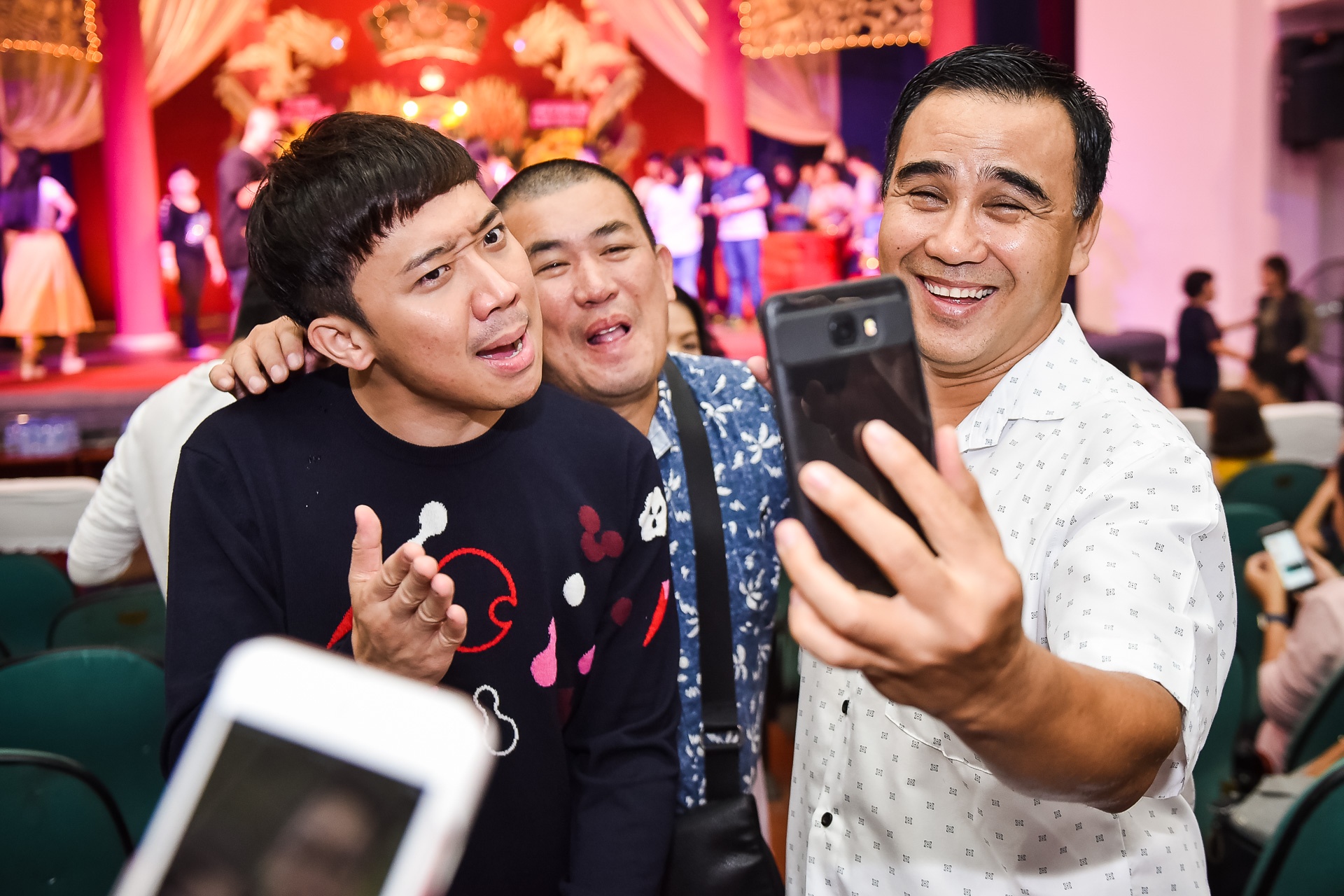 Nghe si cung to o san khau Hong Van anh 3