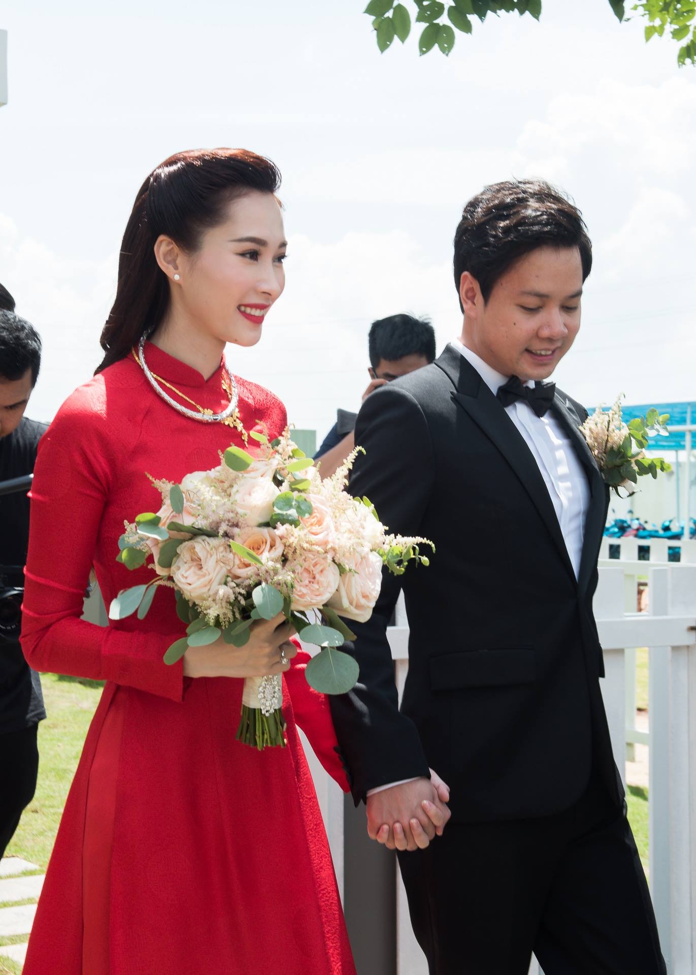 Dam cuoi hoa hau Dang Thu Thao anh 7