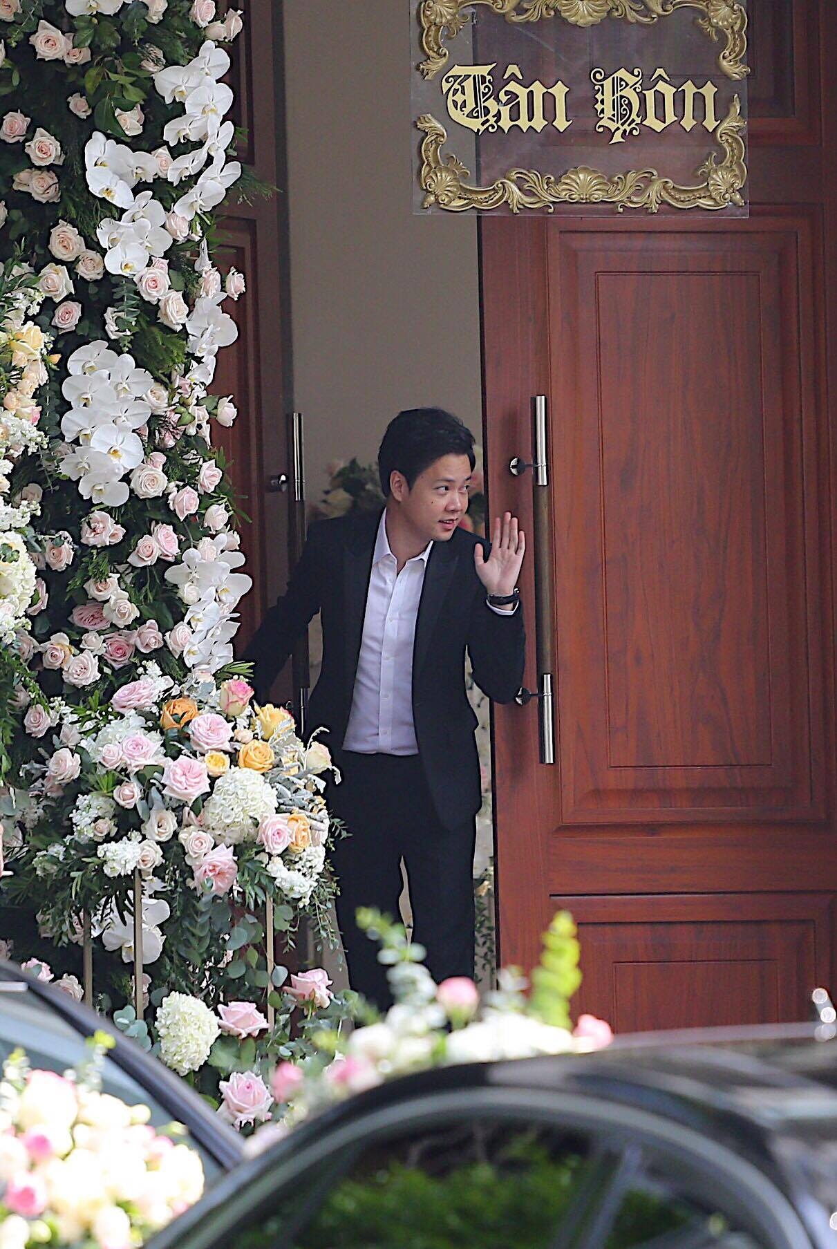 Dam cuoi hoa hau Dang Thu Thao anh 10