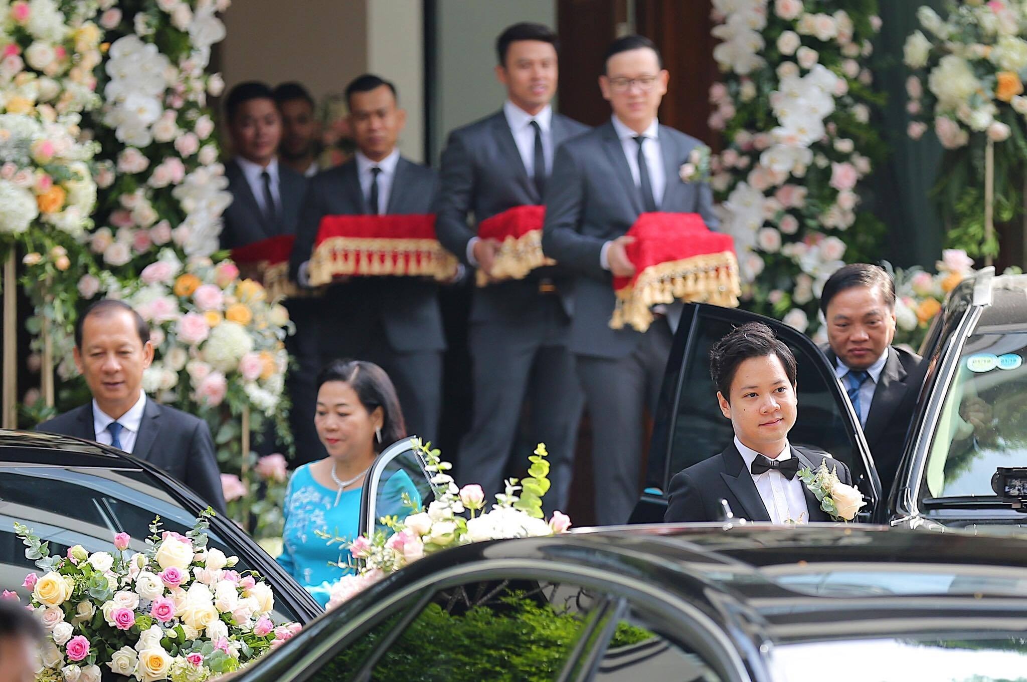 Dam cuoi hoa hau Dang Thu Thao anh 13