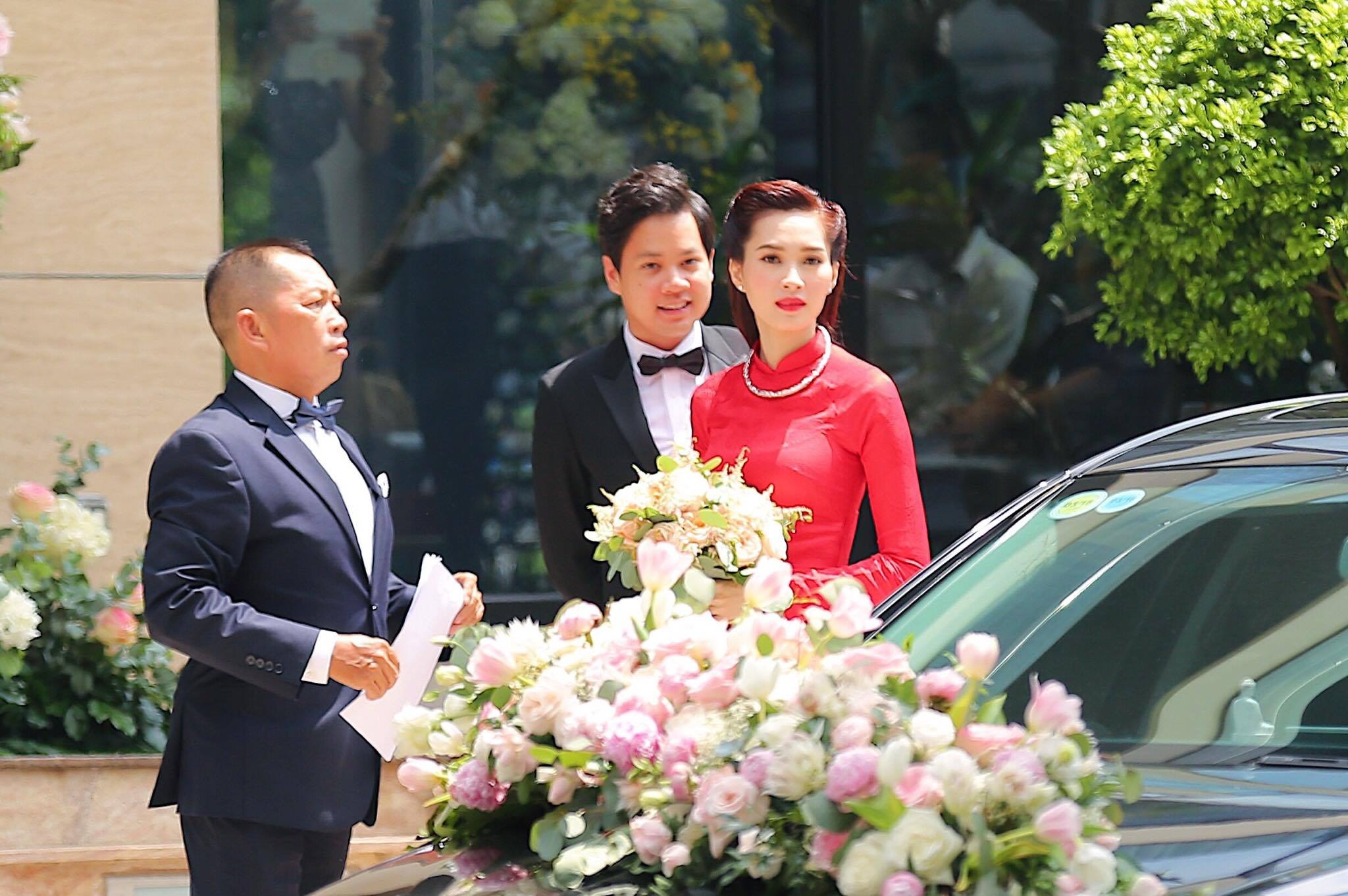 Dam cuoi hoa hau Dang Thu Thao anh 9