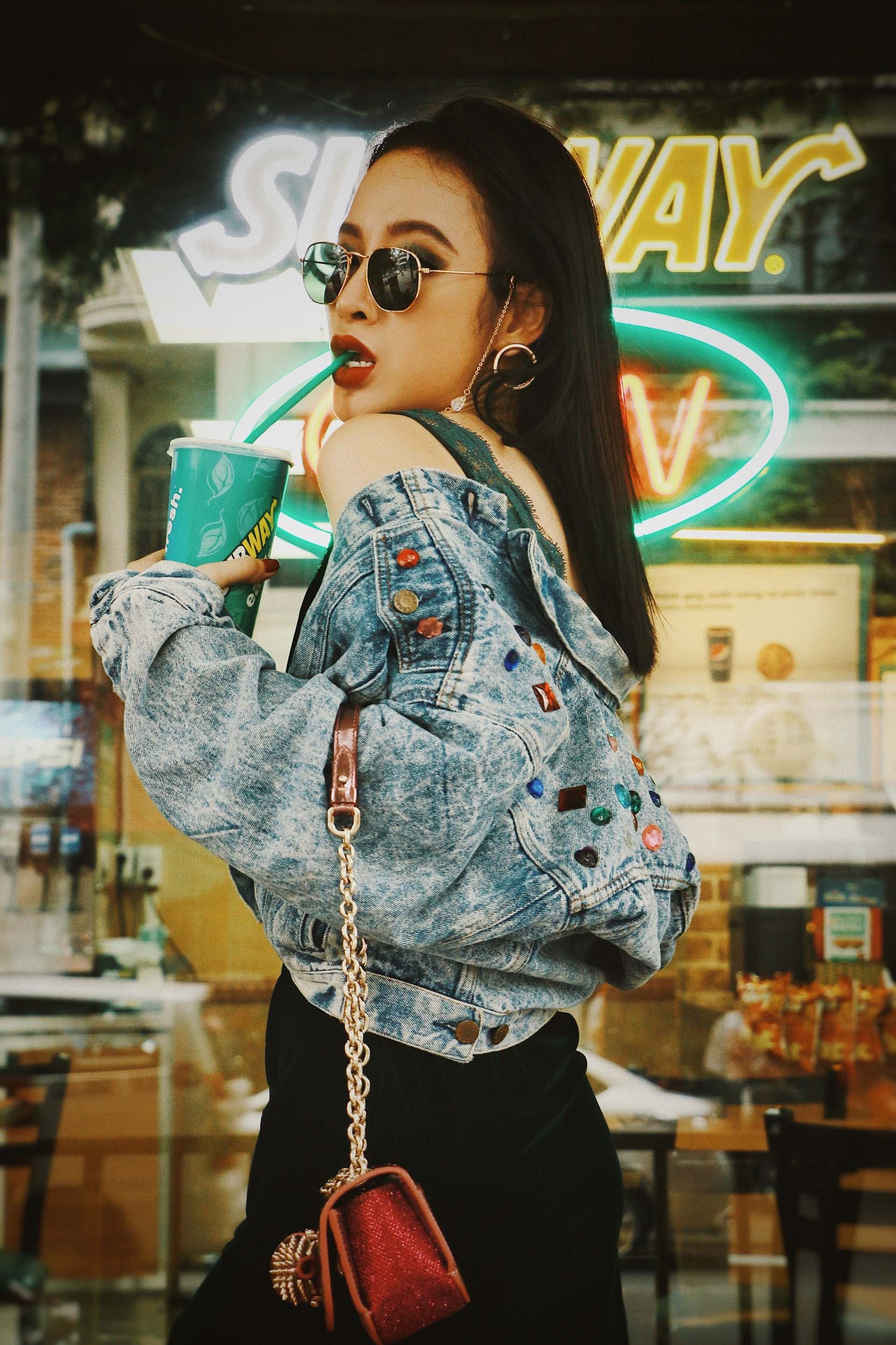 Angela Phuong Trinh xuong pho anh 6