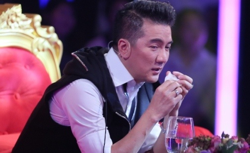 Dam Vinh Hung chia se ve tinh yeu thuong va nhung loi lam cua me hinh anh