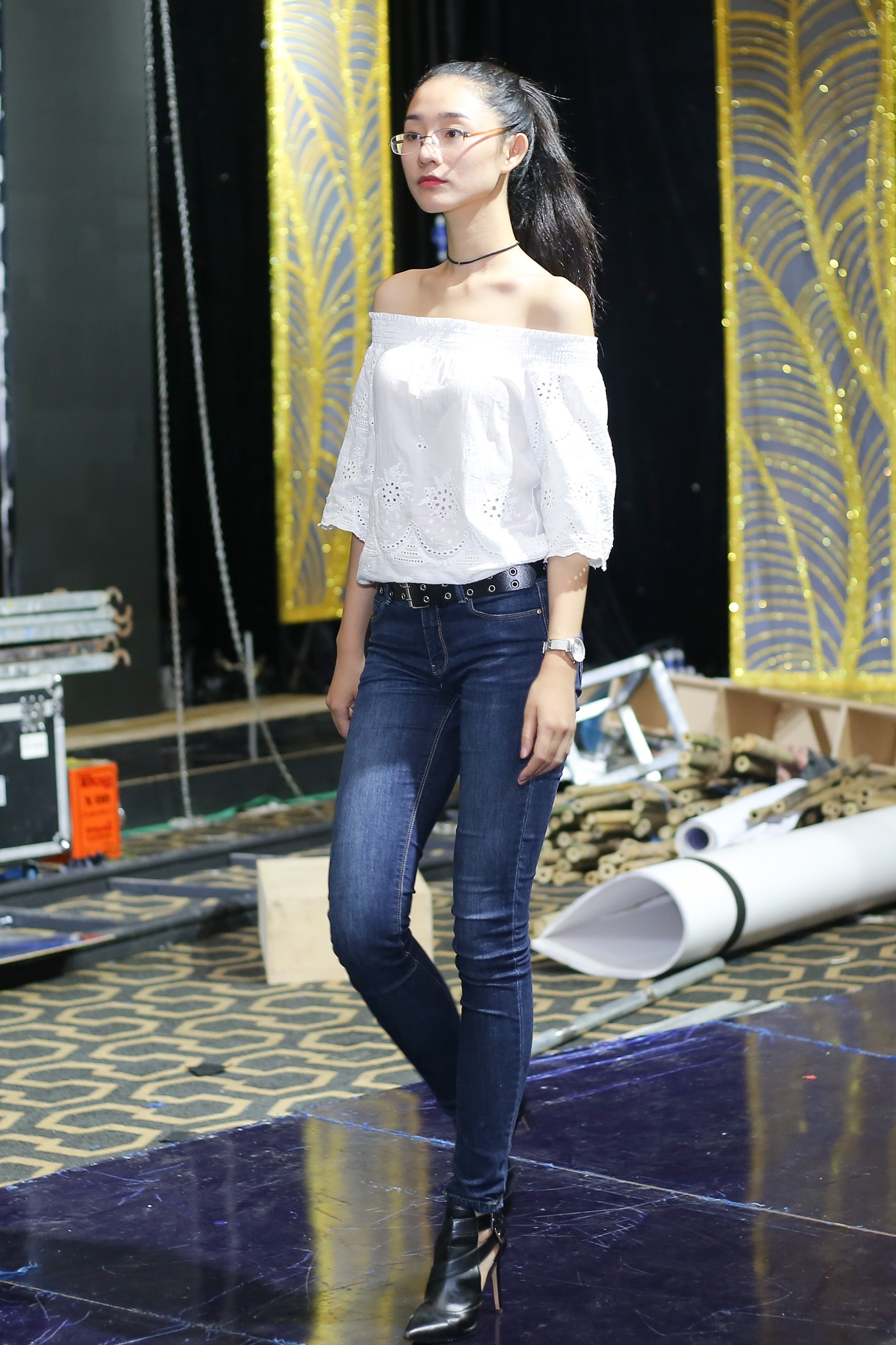 Le Thuy tap trong show thoi trang anh 4