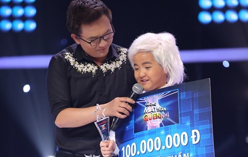 Xuan Bac ru Hoai Linh nghi dien hai vi nghe thi sinh nhi ke chuyen hinh anh