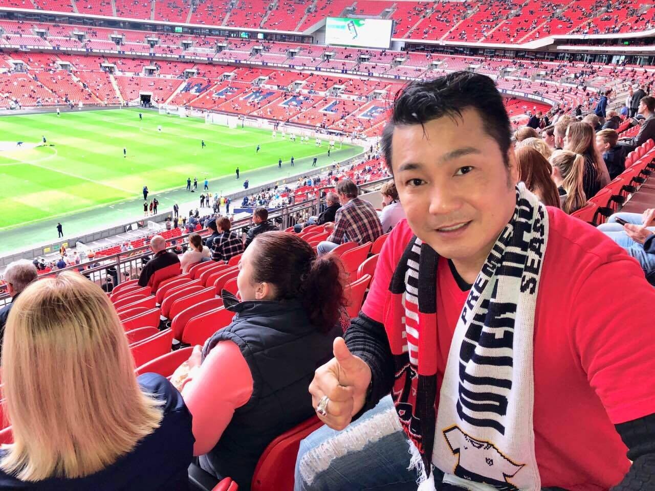 Lý Hùng xem bóng đá ở Anh ảnh 1 Ly Hung xem bong da o Anh anh 1