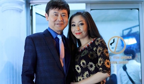 Ha My xin loi cau Thai Chau trong hau truong dem nhac Quach Tuan Du hinh anh