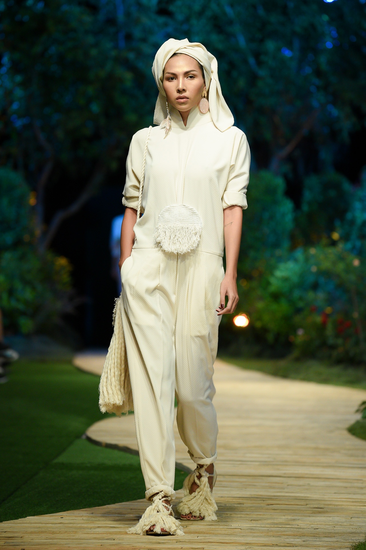 Thuy Tien do nhan sac voi Thanh Hang anh 9