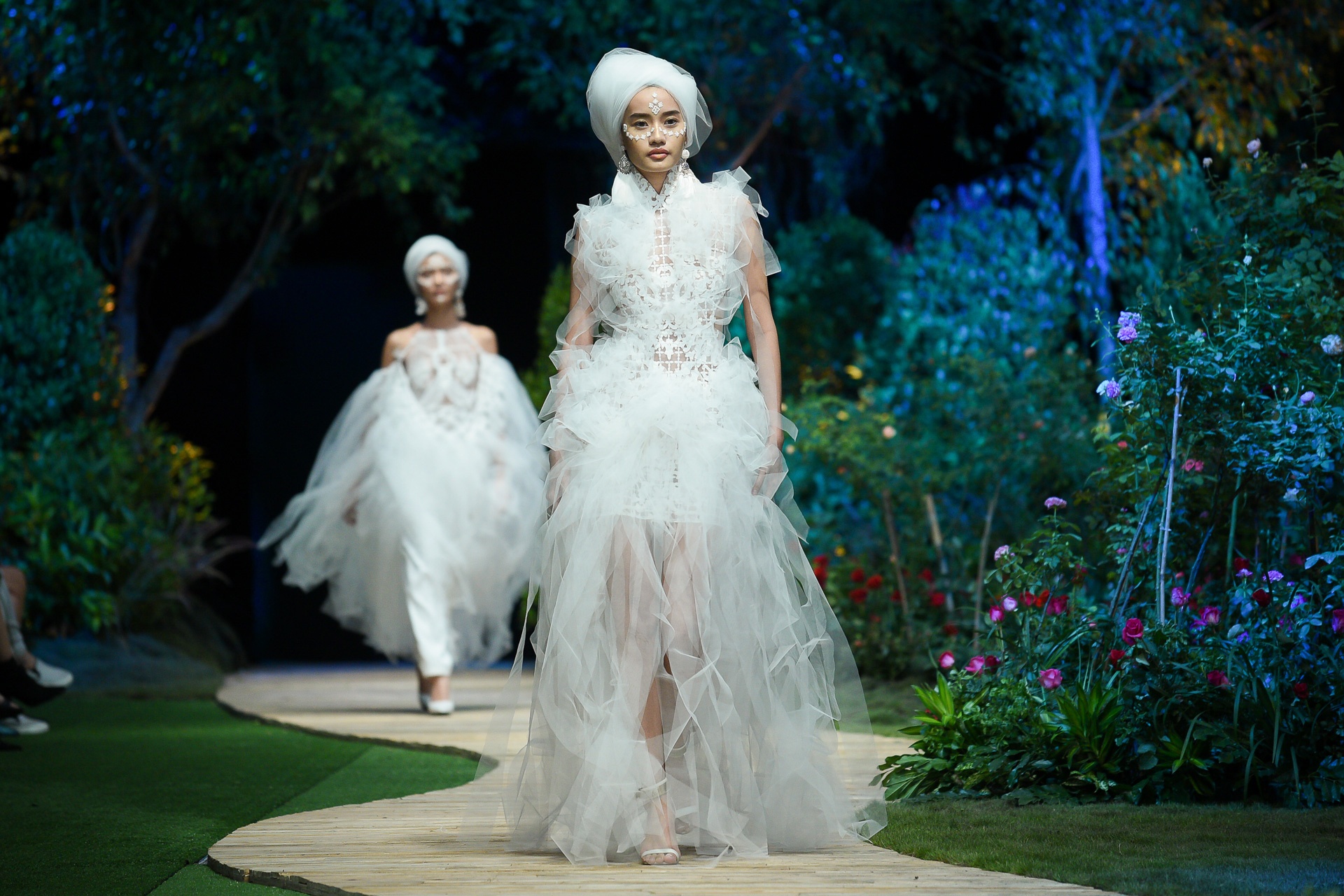 Thuy Tien do nhan sac voi Thanh Hang anh 12