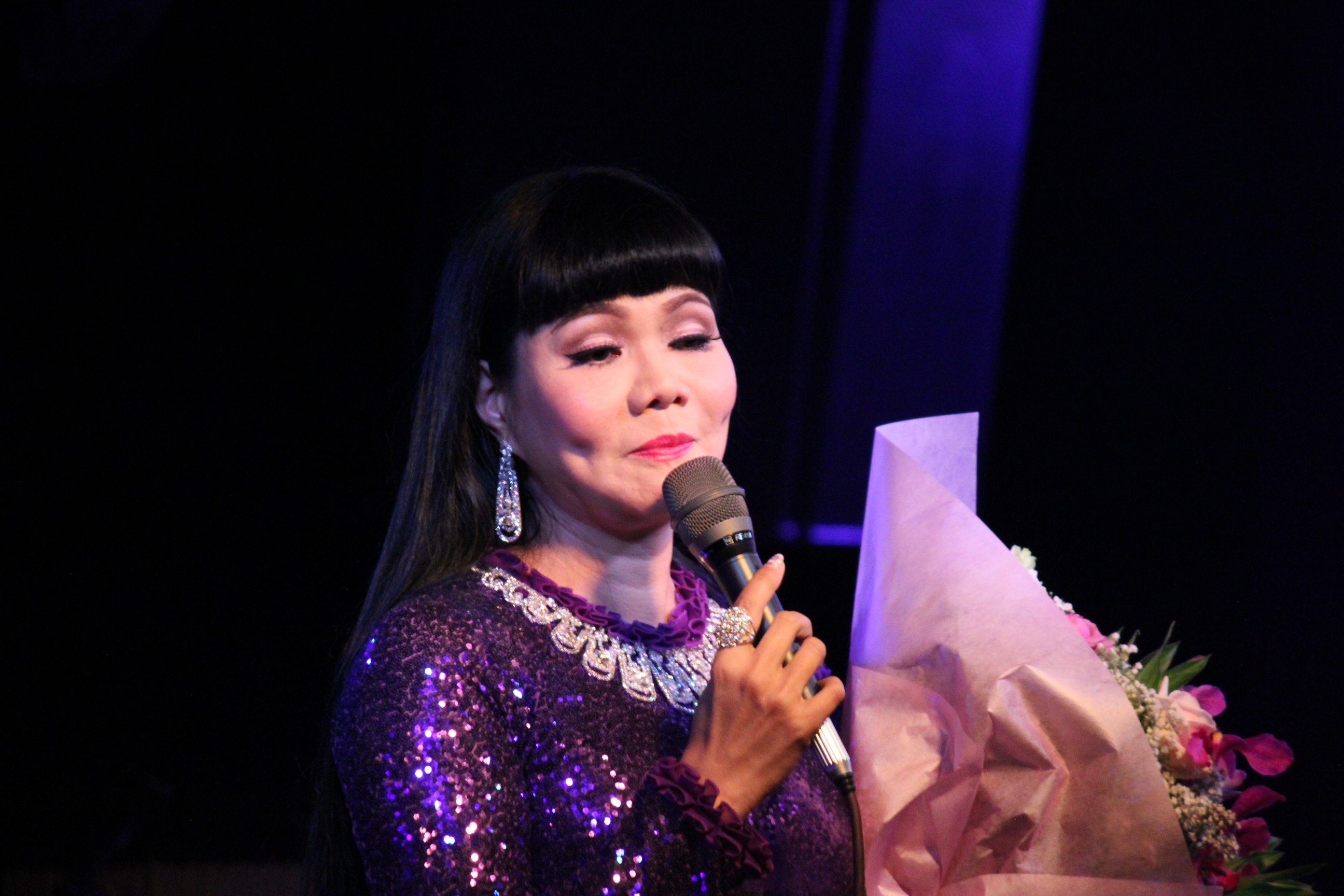 Ngoc Huyen khoc trong dem nhac tai Sai Gon anh 1