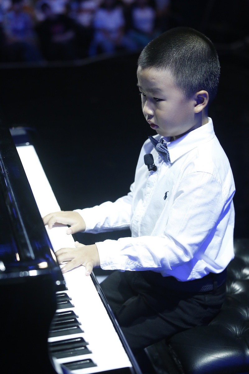 MC Lai Van Sam chiu thua be trai 6 tuoi anh 2