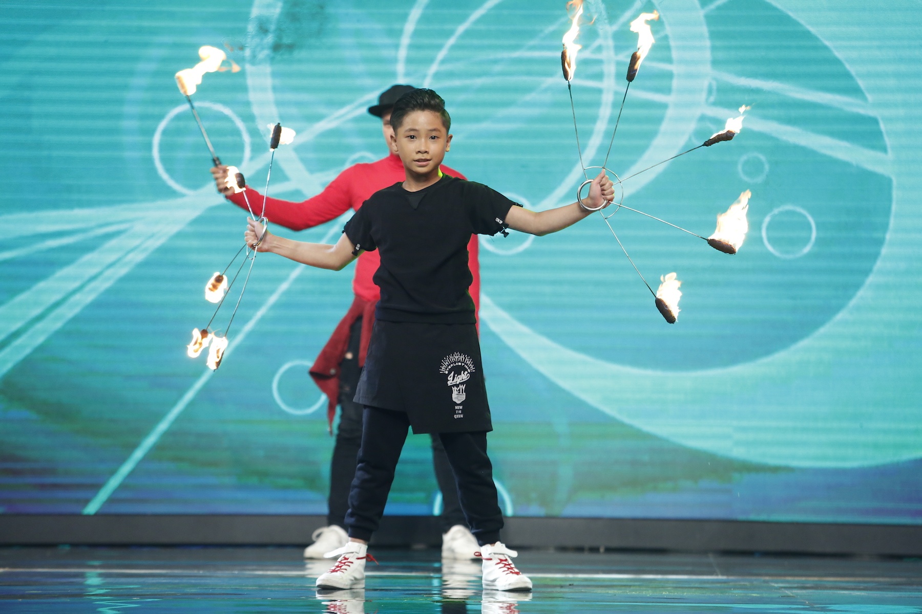 MC Lai Van Sam chiu thua be trai 6 tuoi anh 3