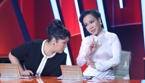 Viet Huong bat khoc khi thi sinh ngan can dong vai nguoi thieu nang hinh anh