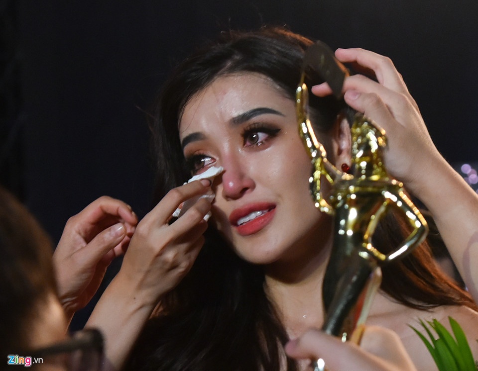 Huyền My khóc là xấu hổ ảnh 3 Huyen My khoc la xau ho anh 3