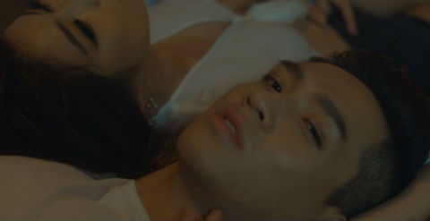 Bach Cong Khanh moi nguoi mau Quynh Chau dong MV moi hinh anh