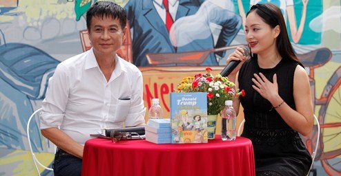 Dien vien Lan Phuong che Le Hoang viet sach qua phi ly hinh anh