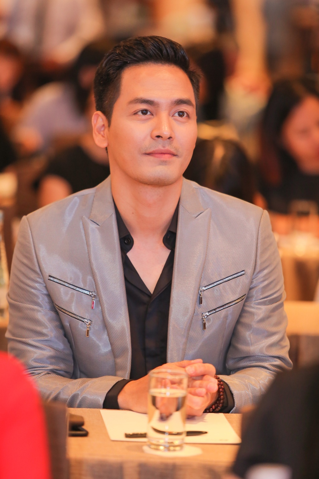 MC Phan Anh len tieng xin loi khan gia anh 1