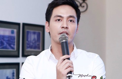 MC Phan Anh: 'Toi xin loi vi da lam khan gia ton thuong' hinh anh