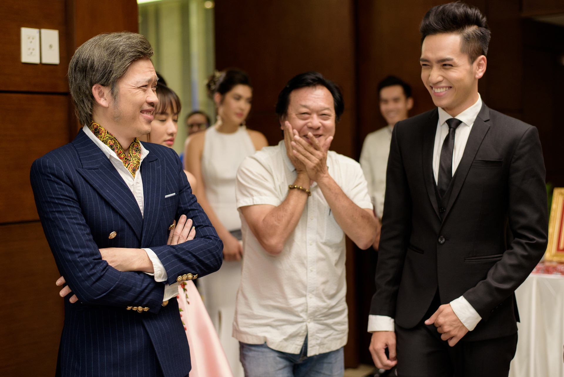 Một ngày của Hoài Linh trên phim trường ảnh 7 Mot ngay cua Hoai Linh tren phim truong anh 7